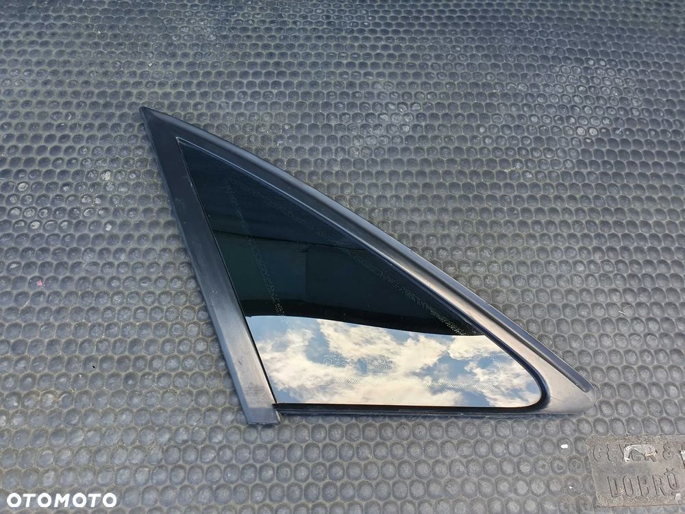 Szyba Karoseryjna Przyciemniona Boczna Błotnik Trojkat LEWA Tyl Tylna Pod Do Chrom Ramki Audi A4 B8 Sedan - 3