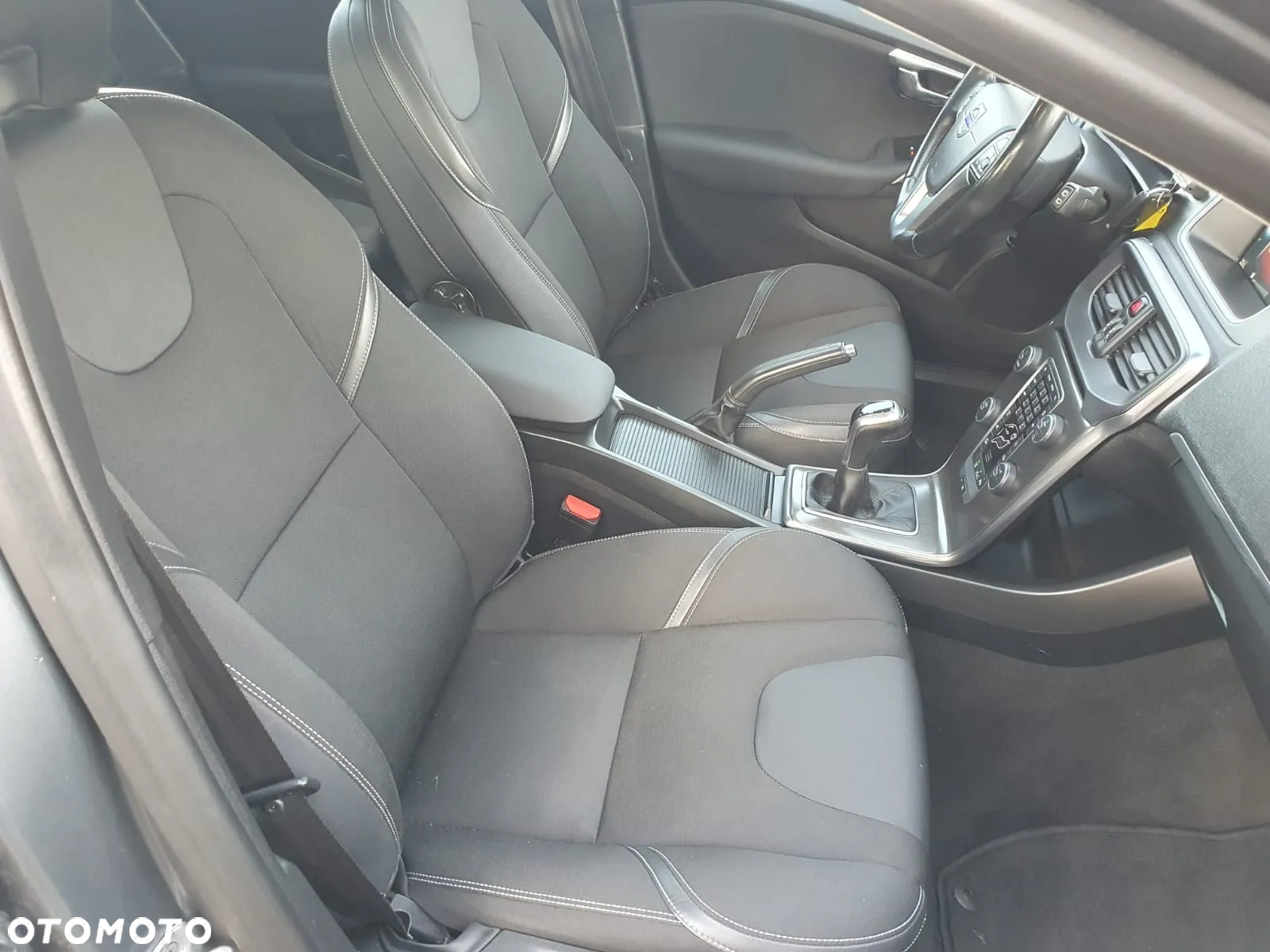 Volvo V40 D4 Drive-E Momentum - 35