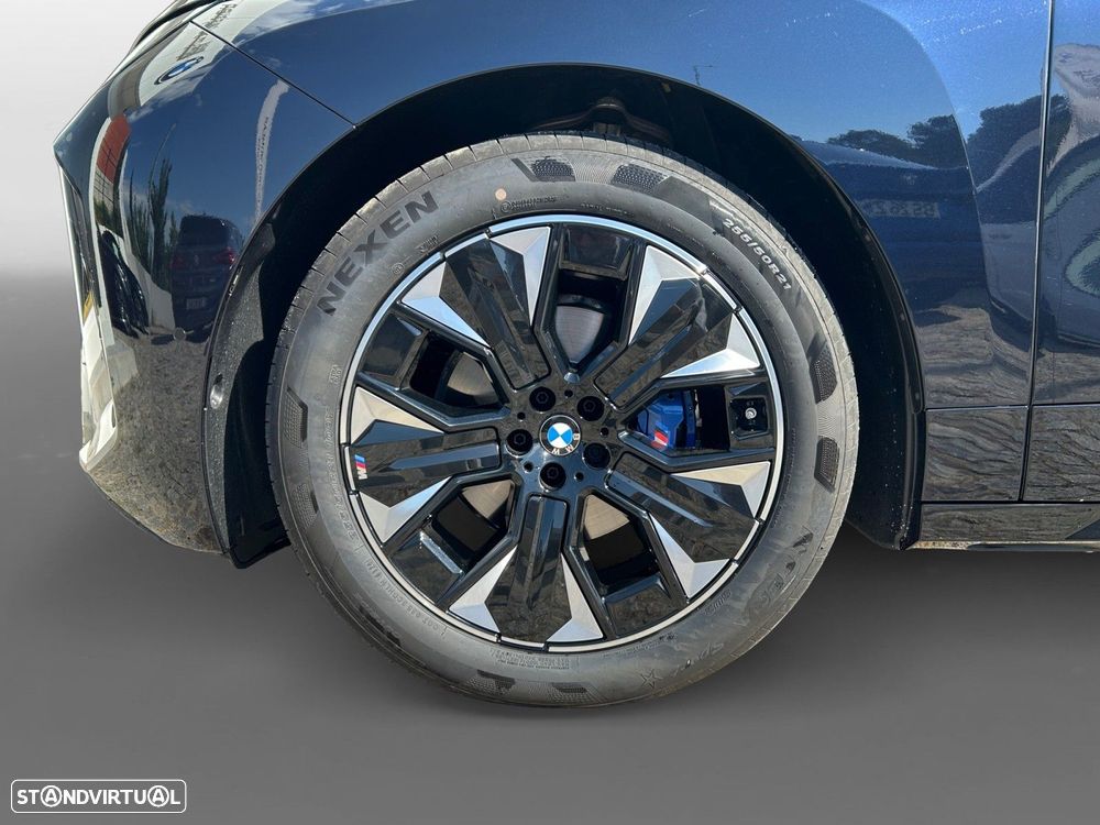 BMW iX xDrive 45 - 14