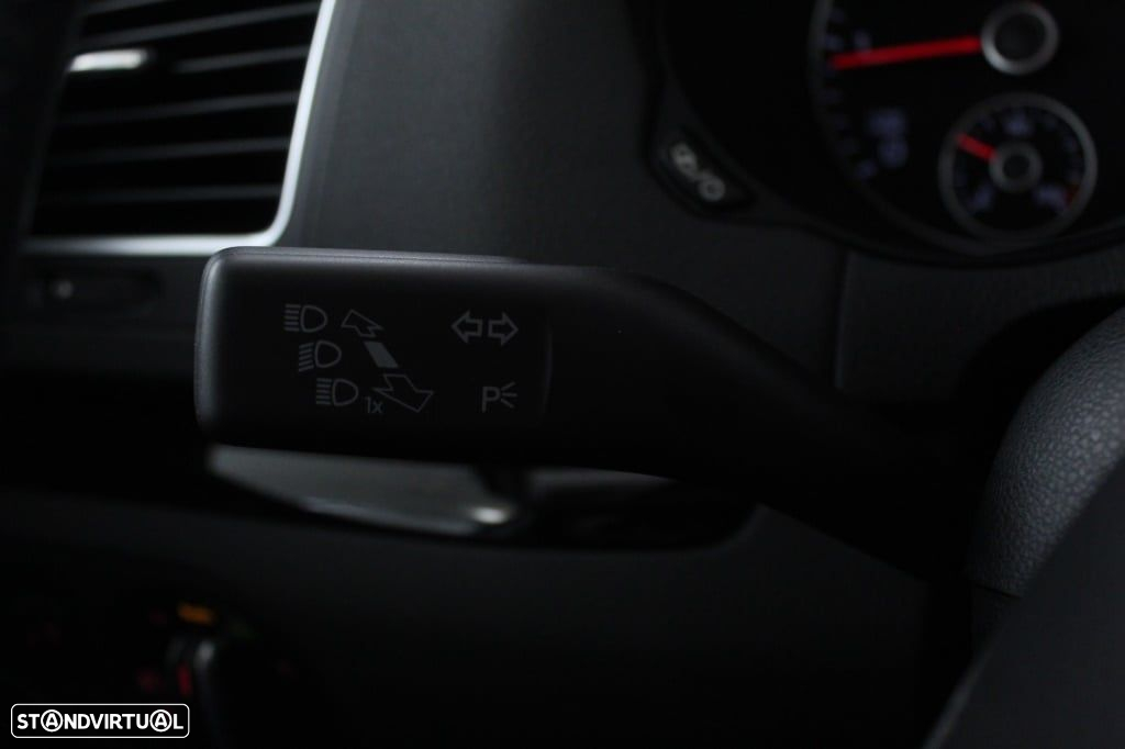 VW Sharan 2.0 TDI Blue Highline DSG - 25
