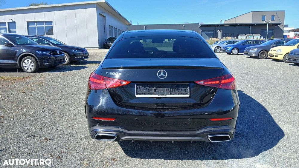 Mercedes-Benz C 300 e 9G-TRONIC AMG Line - 4