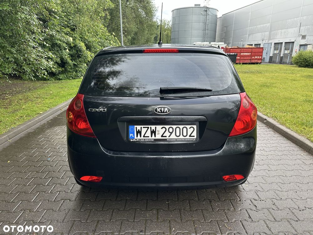Kia Ceed - 4