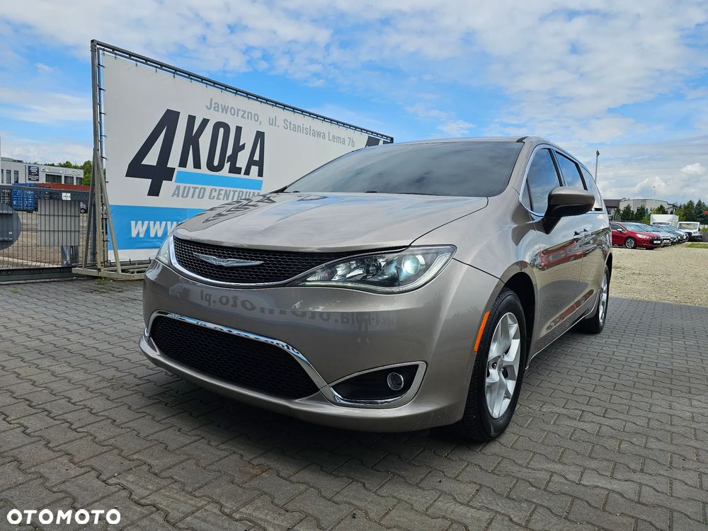 Chrysler Pacifica - 9