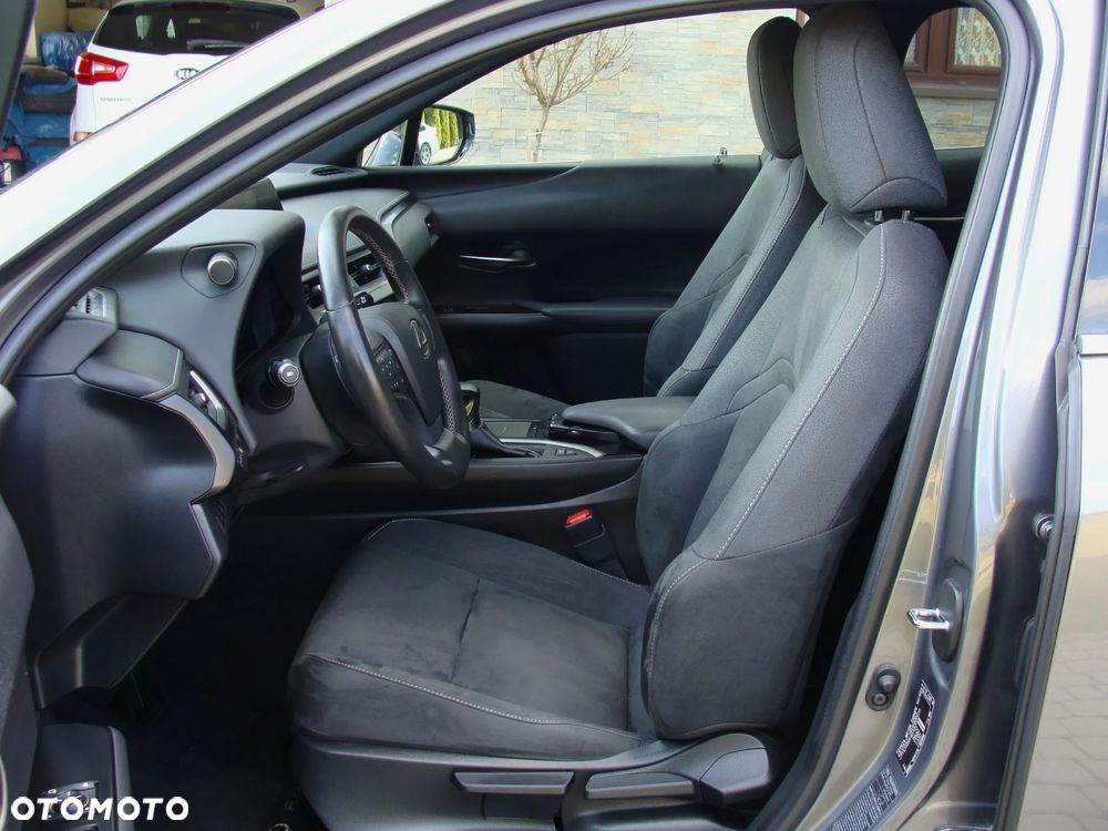 Lexus UX 250h (E-FOUR) Executive Line - 9