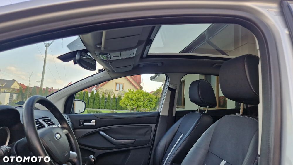 Ford Kuga 2.0 TDCi 4x4 Titanium - 11