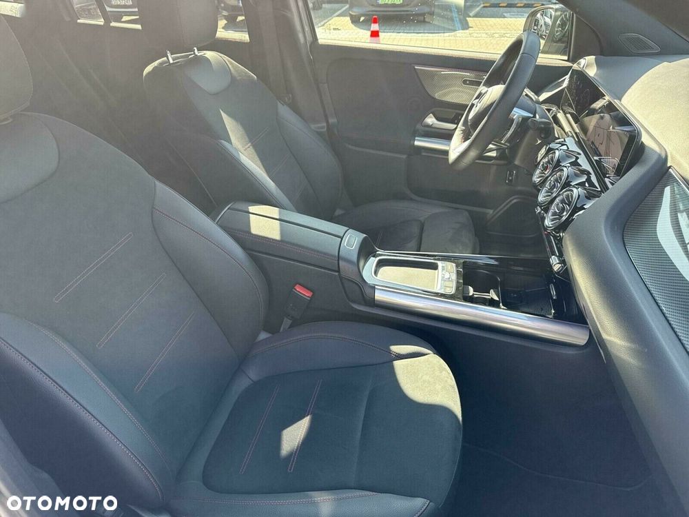 Mercedes-Benz GLA 200 AMG Line - 15