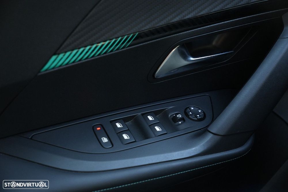 Peugeot 2008 1.2 PureTech Allure Pack - 23