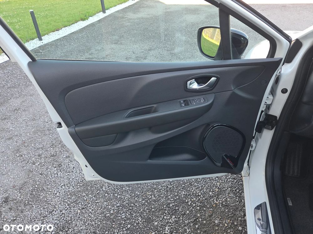 Renault Clio 1.2 16V 75 LIMITED - 37
