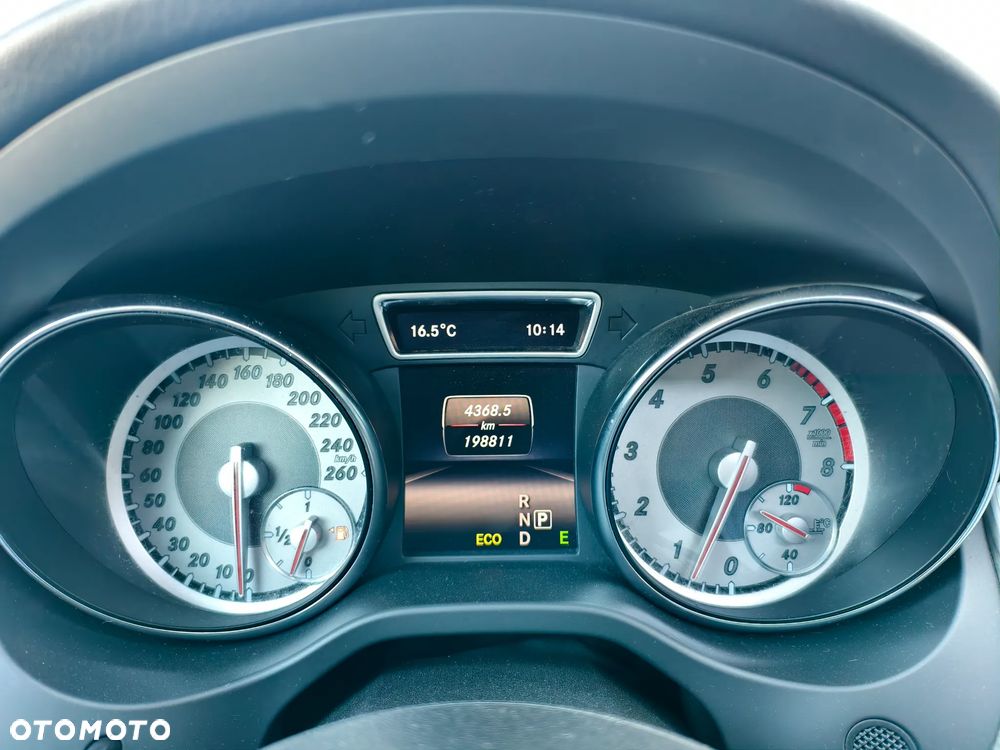Mercedes-Benz CLA 200 7G-DCT - 25