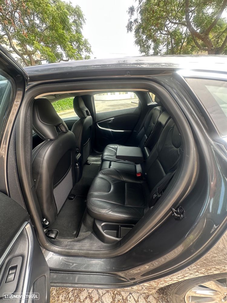 Volvo V40 D2 Momentum - 11