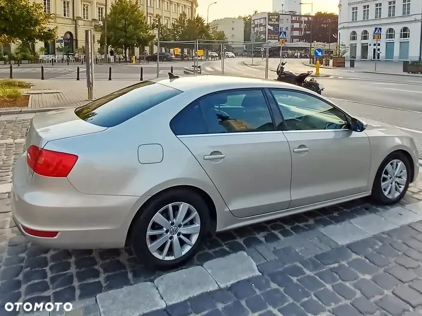 Volkswagen Jetta 1.4 TSI Highline - 9