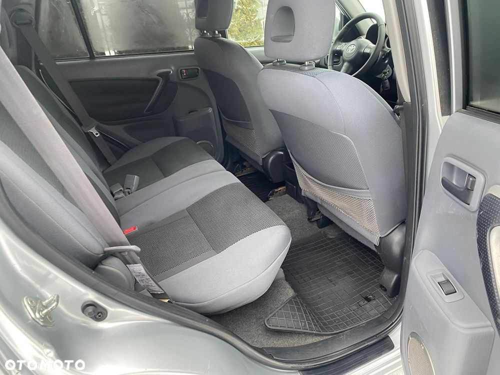 Toyota RAV4 - 12
