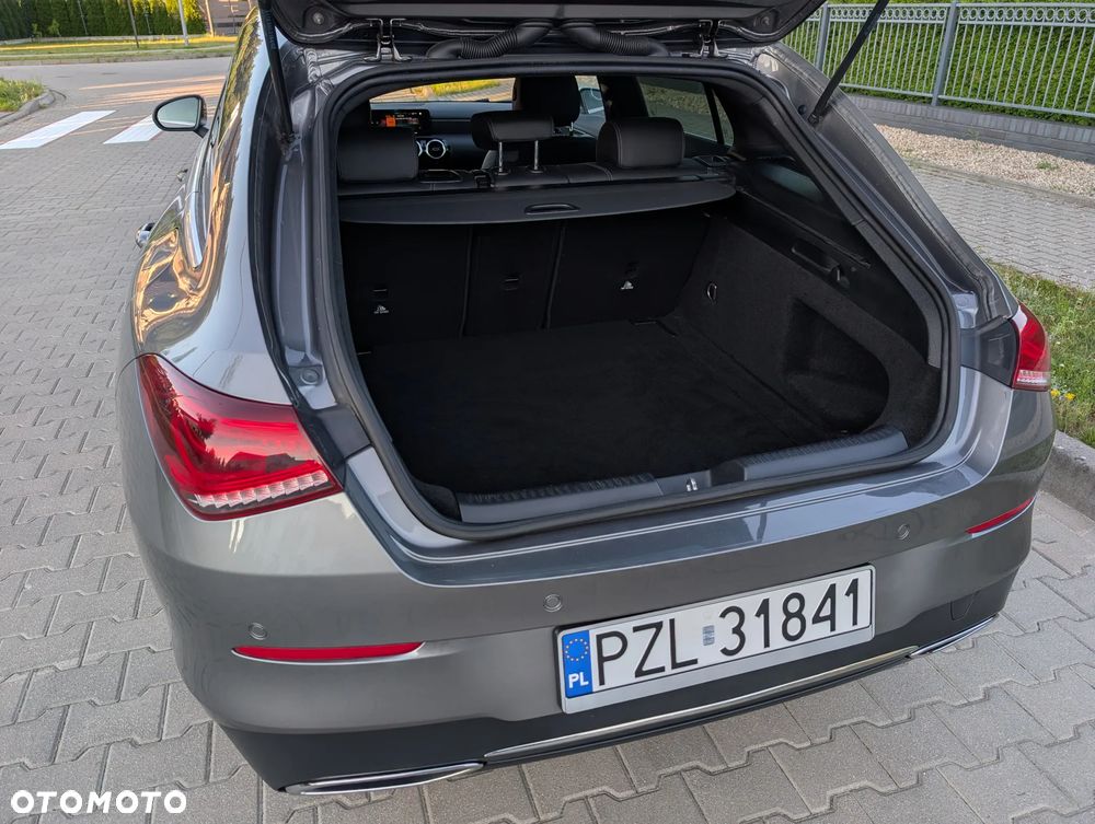 Mercedes-Benz CLA 200 d Progressive 8G-DCT - 31