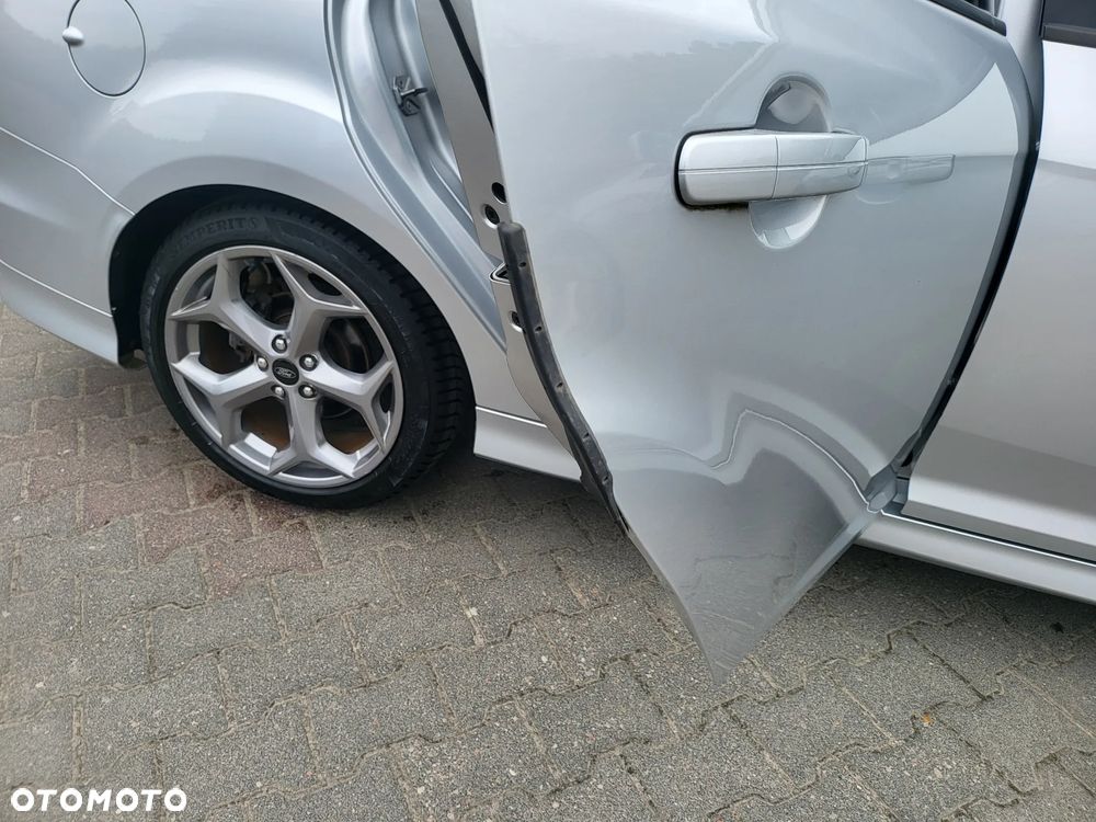 Ford Focus 2.0 TDCi ST-2 - 14