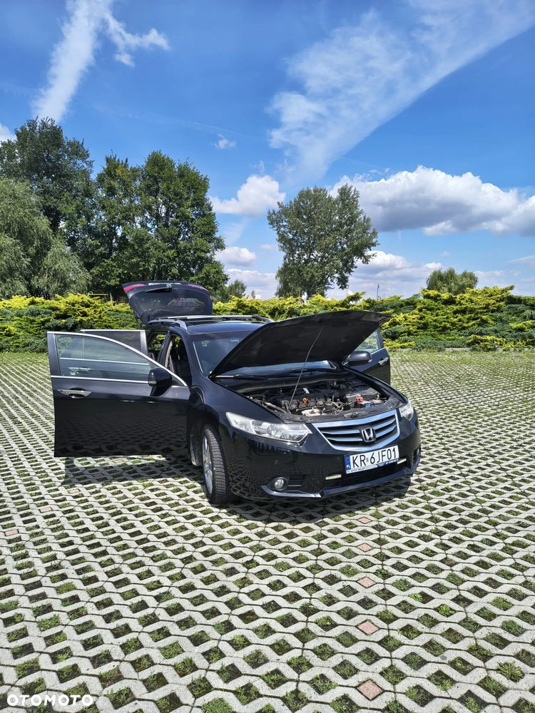 Honda Accord 2.0 Executive Nav - 2
