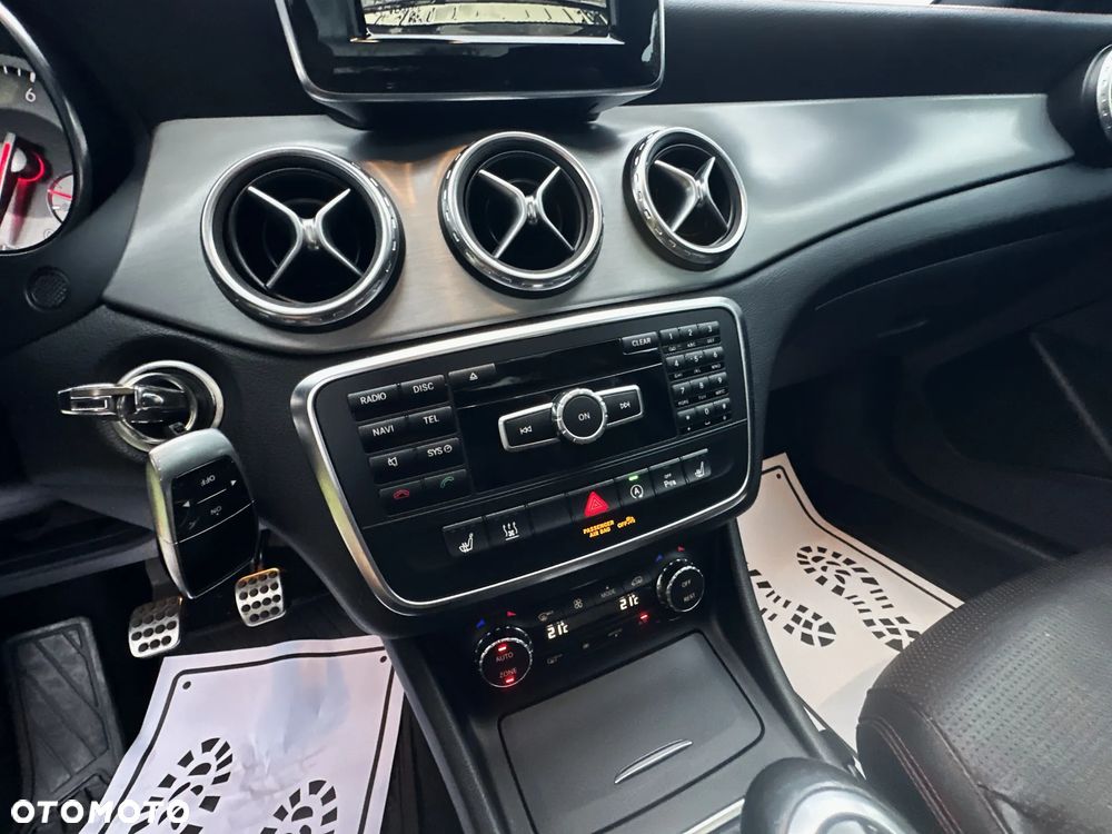 Mercedes-Benz GLA 200 AMG Line - 29