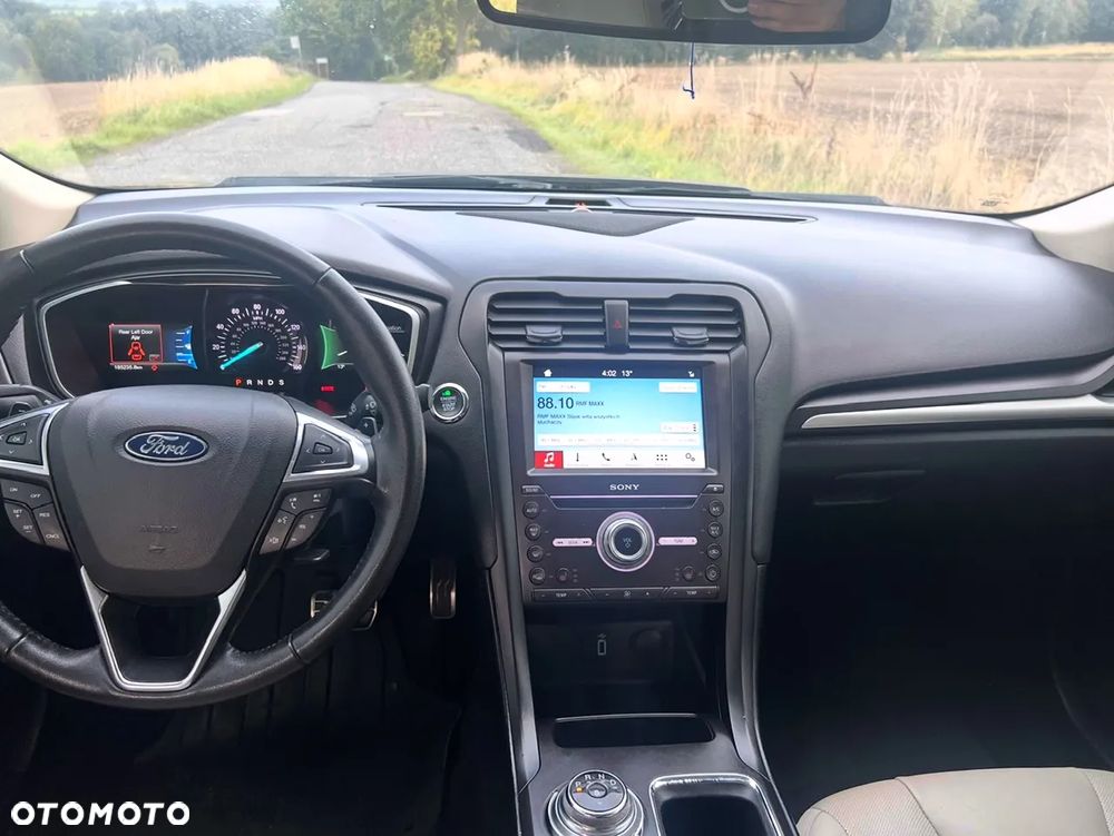 Ford Fusion - 13