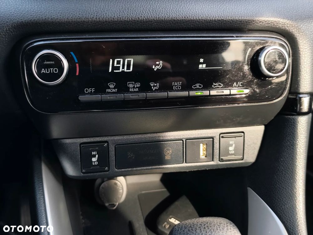 Toyota Yaris Hybrid 1.5 Premiere Edition - 27