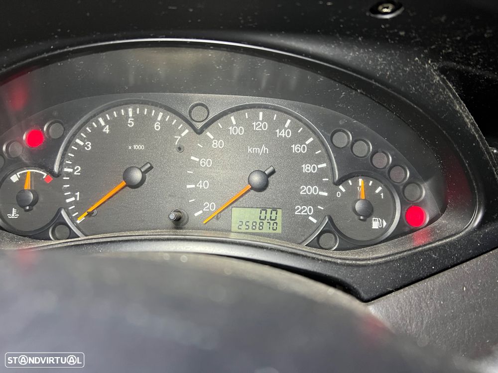 Ford Focus 1.4 Comfort - 9