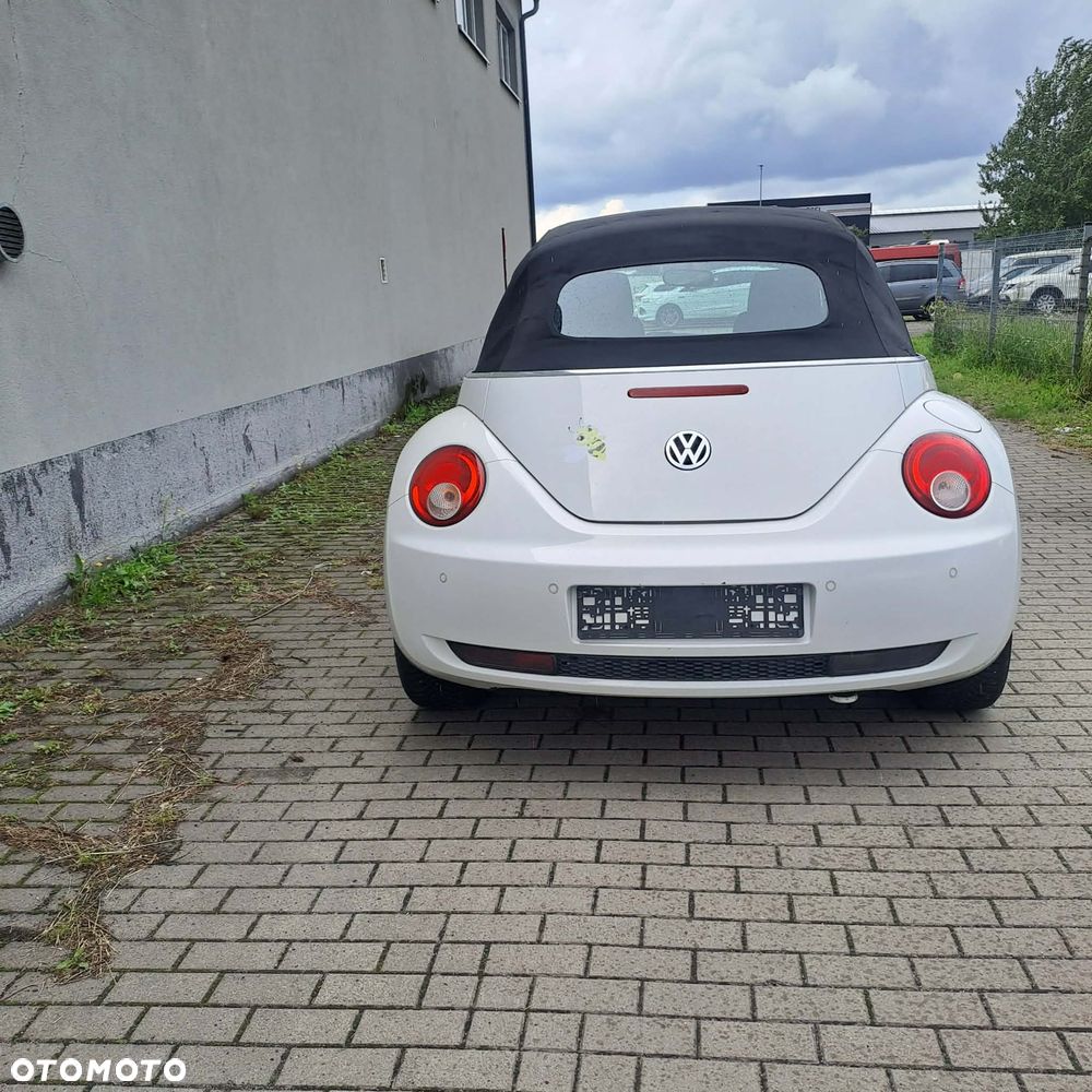 Volkswagen New Beetle 2.0 - 12