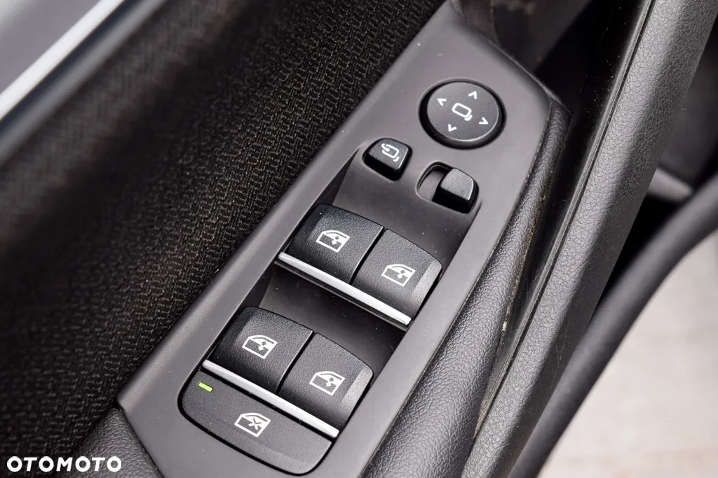 BMW Seria 5 520d Efficient Dynamics - 16