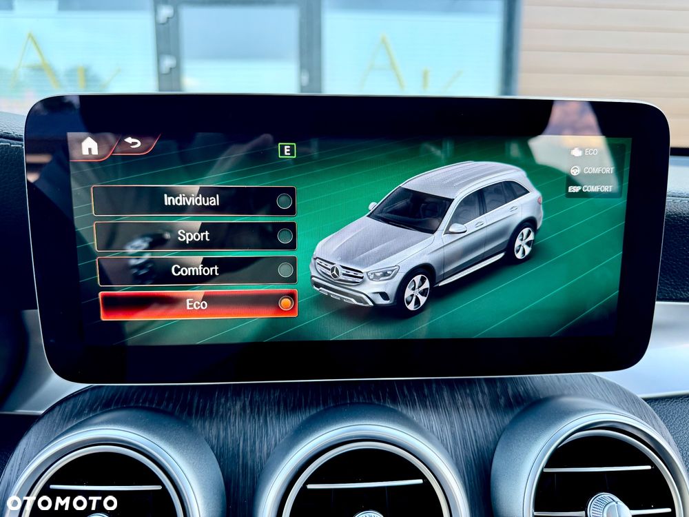 Mercedes-Benz GLC 220 d 4Matic 9G-TRONIC AMG Line Plus - 39