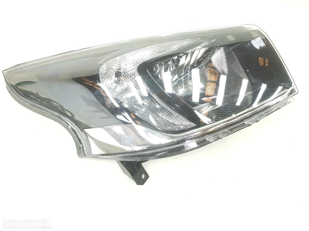 FAROL DIREITO RENAULT TRAFIC III FURGÓN - 1