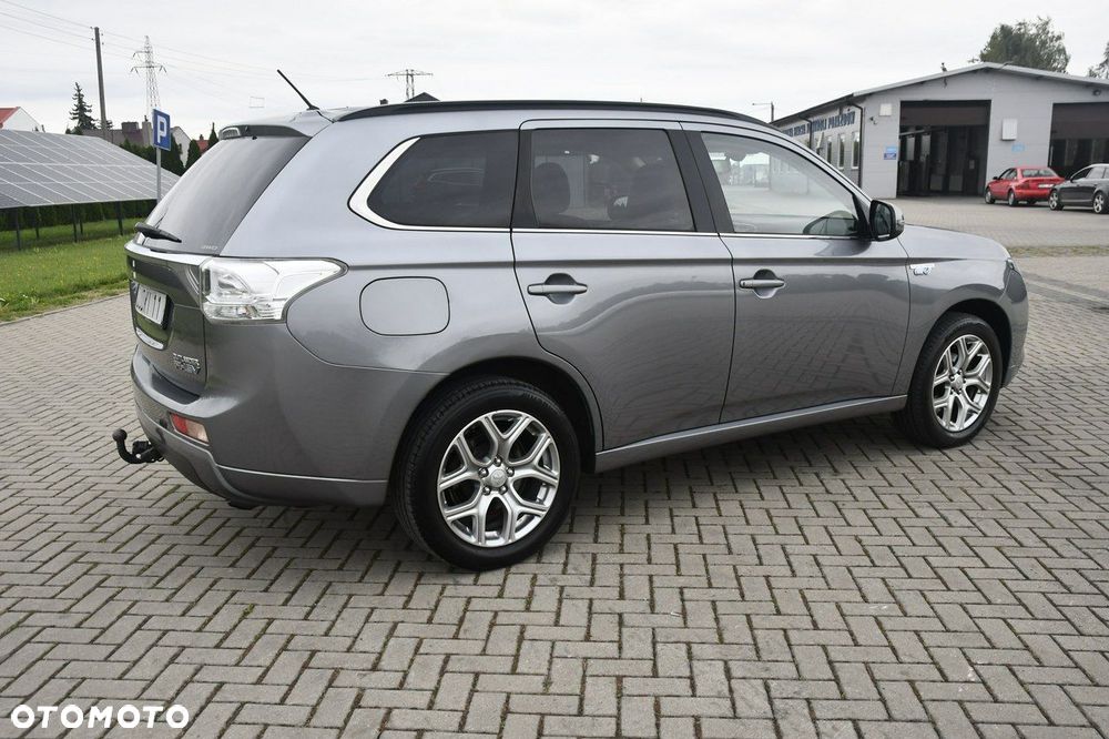 Mitsubishi Outlander - 8