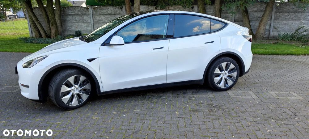 Tesla Model Y Long Range Dual Motor AWD - 4