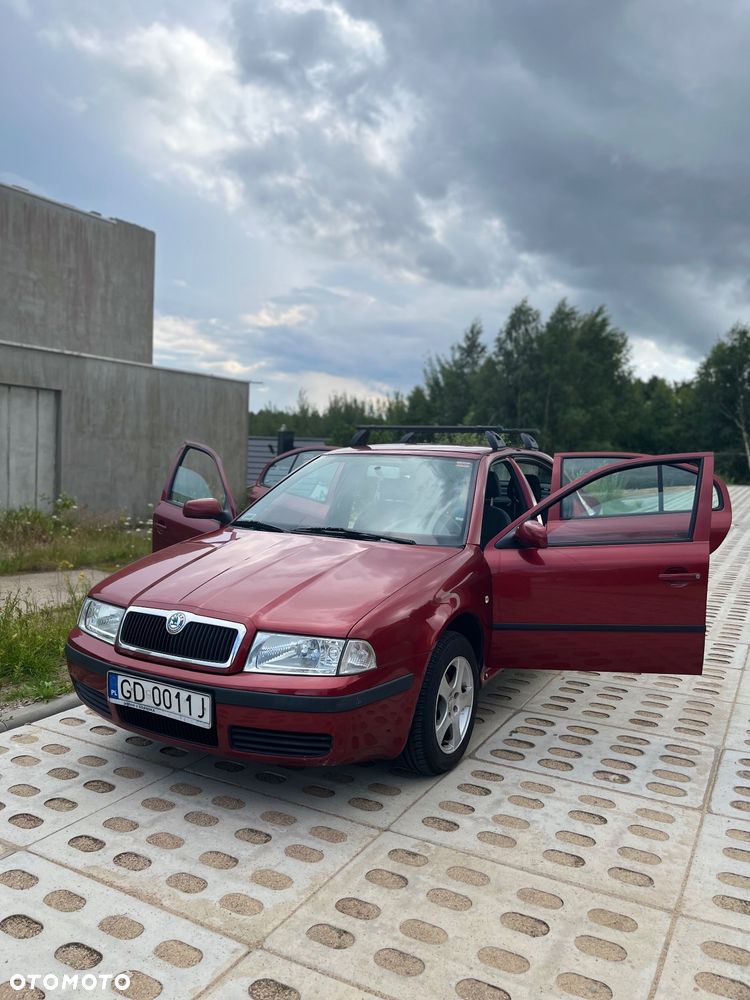 Skoda Octavia 1.6 Tour - 1