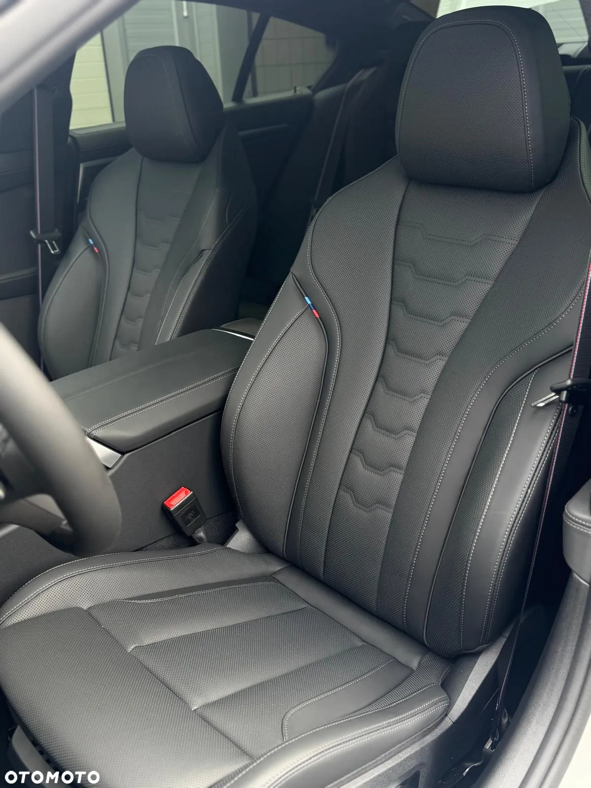 BMW Seria 8 - 19
