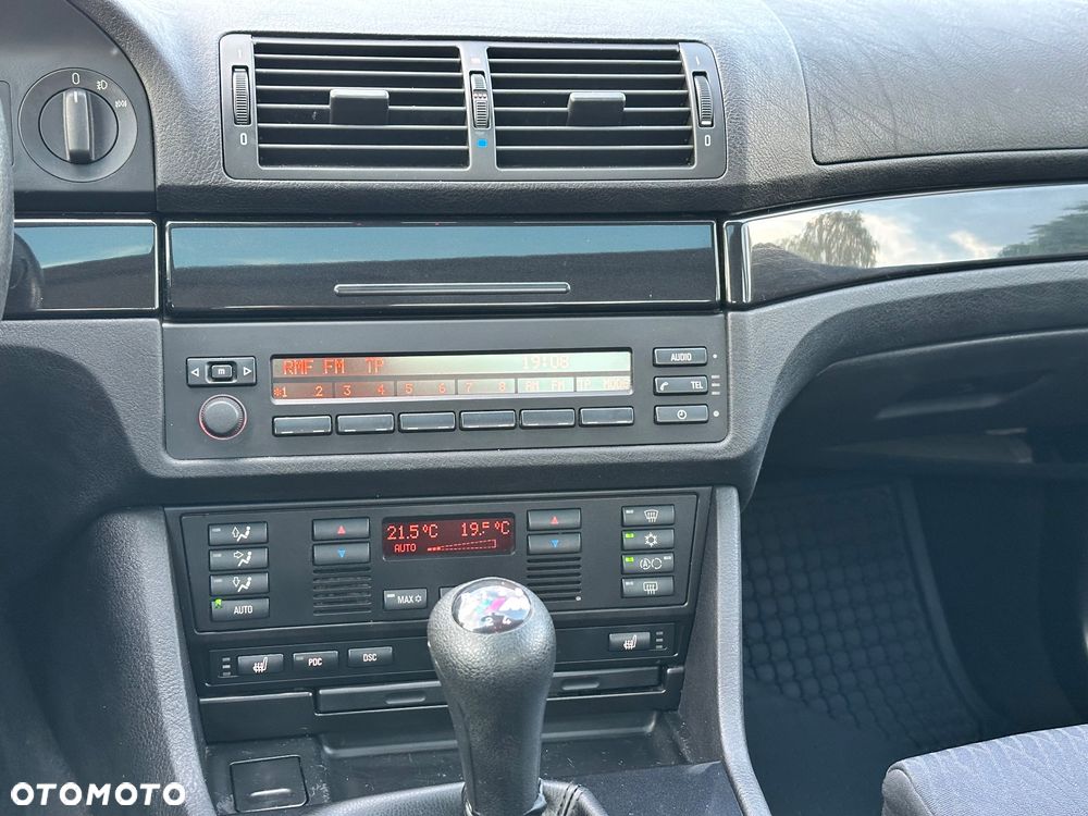 BMW Seria 5 520i - 33