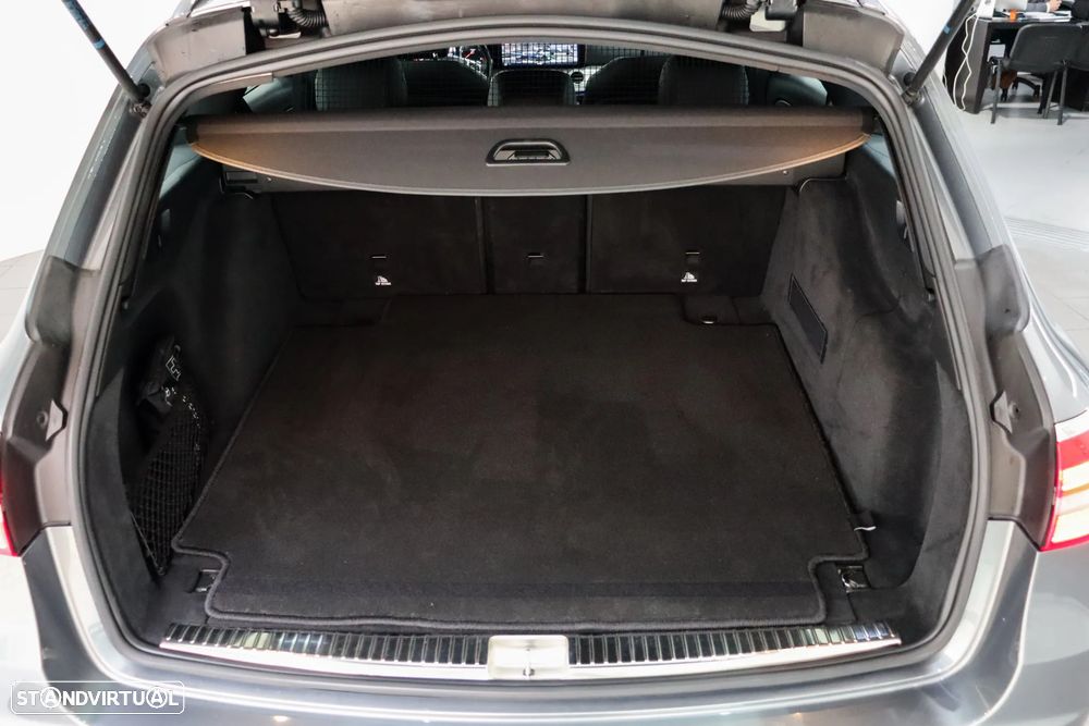 Mercedes-Benz E 220 d AMG - 35