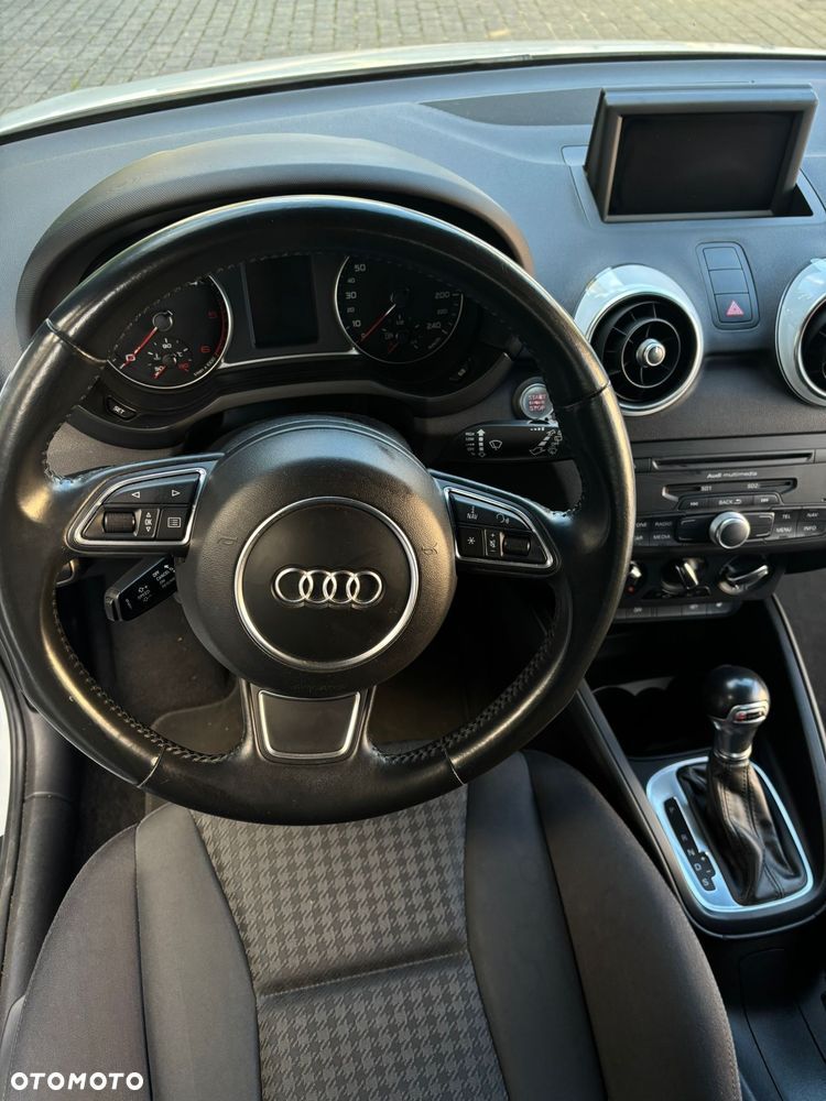 Audi A1 1.6 TDI S tronic S line Sportpaket - 11