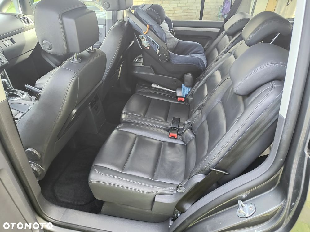 Volkswagen Touran 2.0 TDI DPF Cross DSG - 9