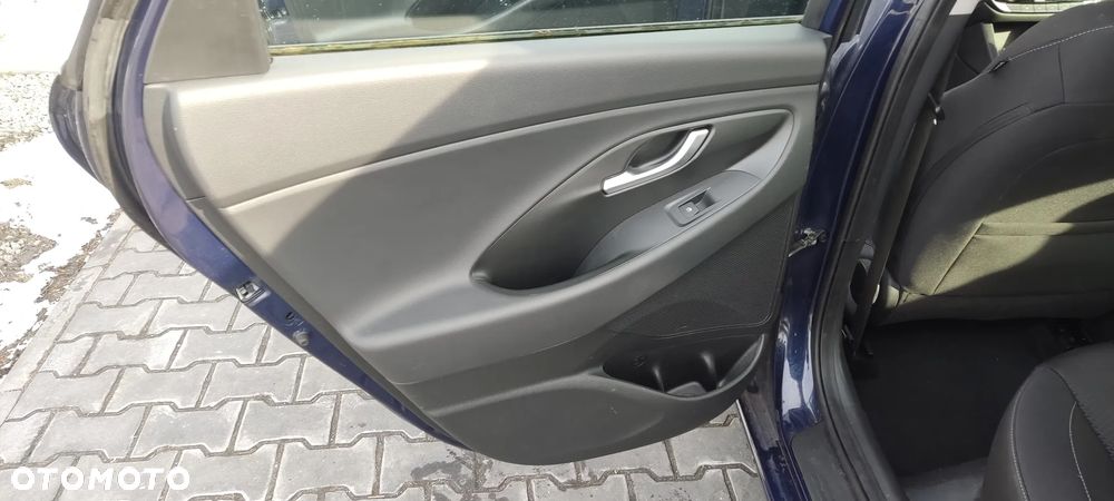 Hyundai i30 1.4 T-GDI Family+ - 29