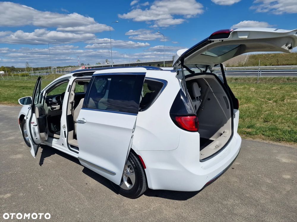Chrysler Pacifica - 33