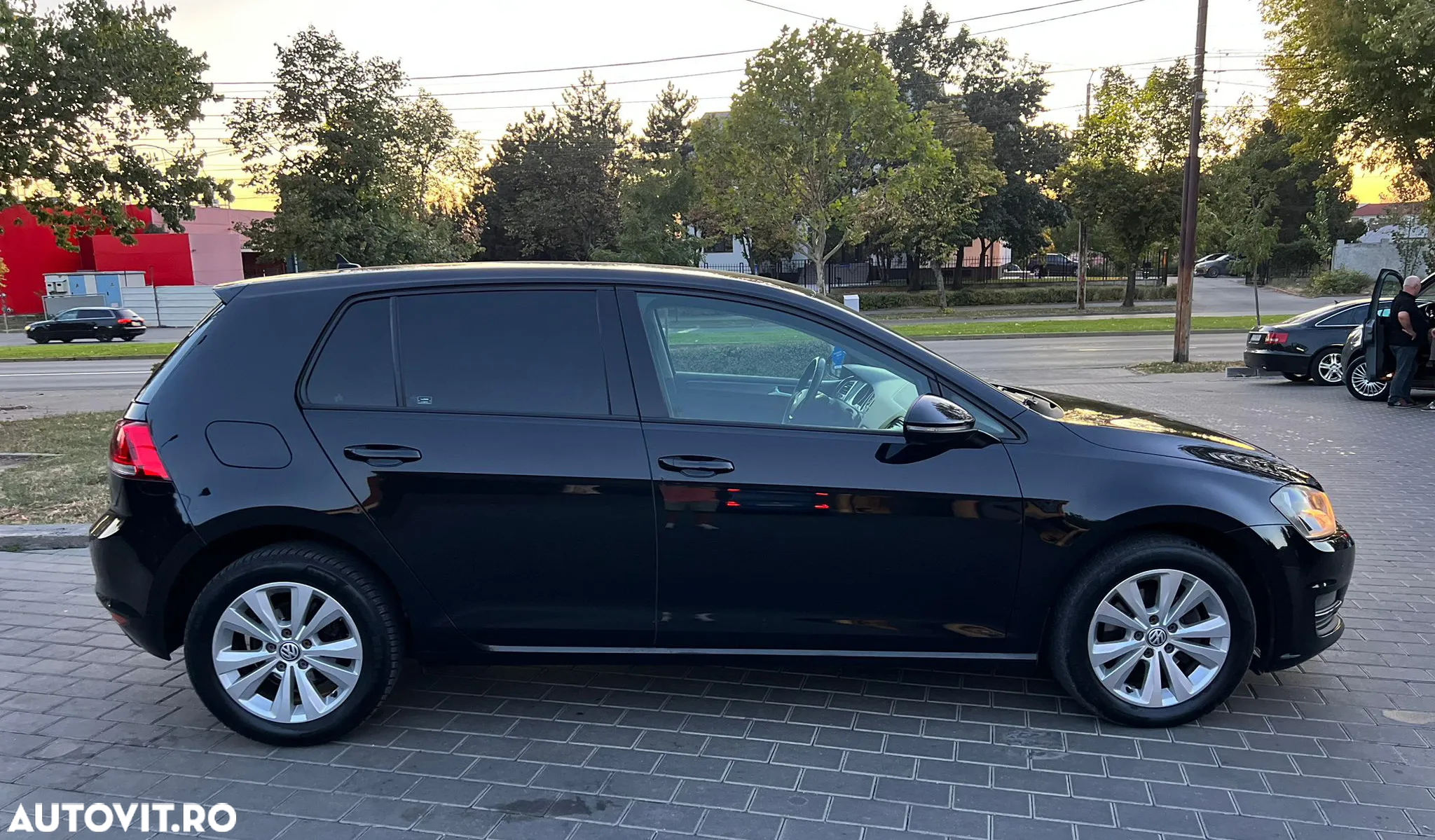 Volkswagen Golf 1.6 TDI (BlueMotion Technology) DSG Comfortline - 10