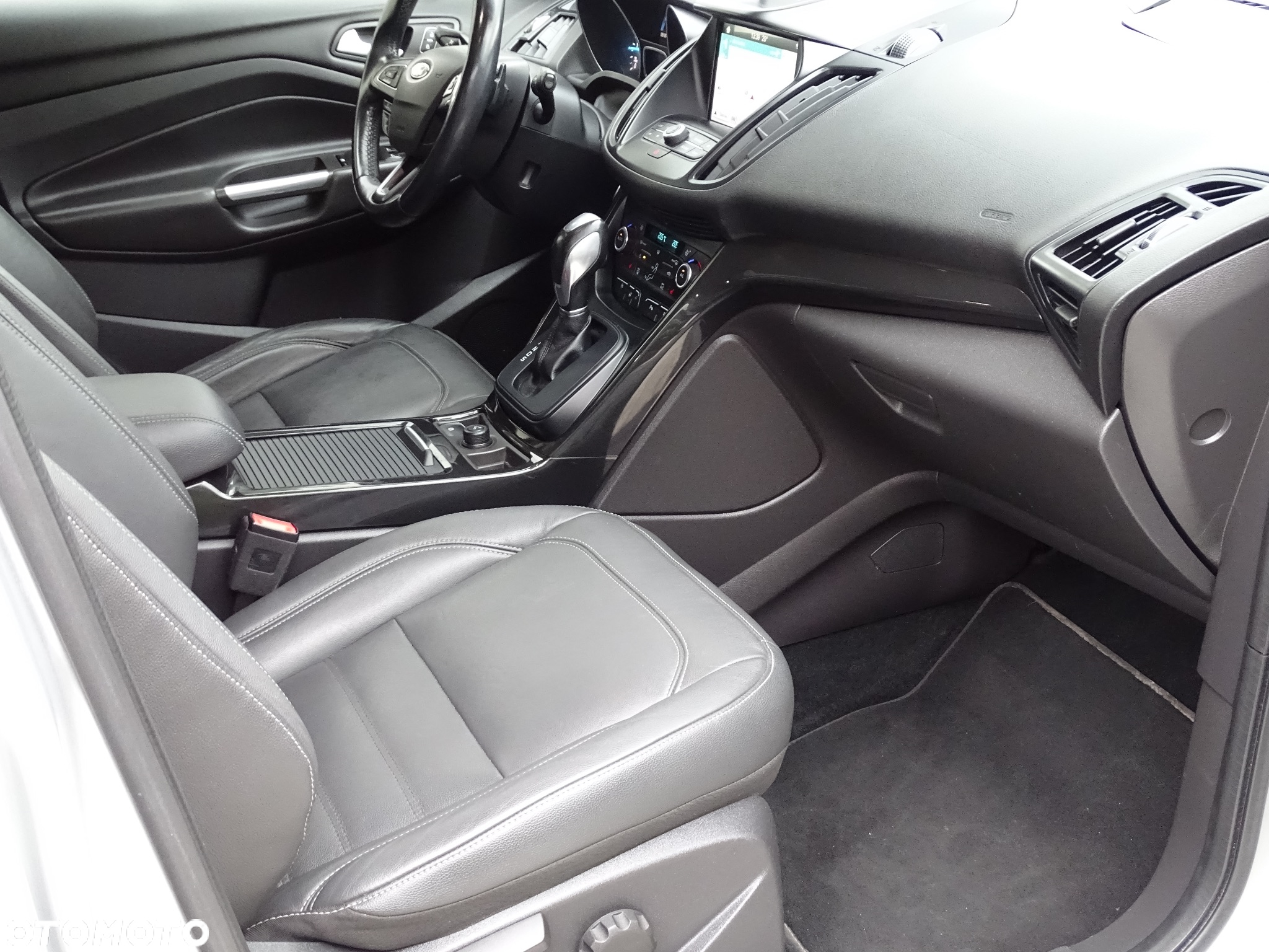 Ford Kuga 2.0 TDCi 4x4 Titanium - 17