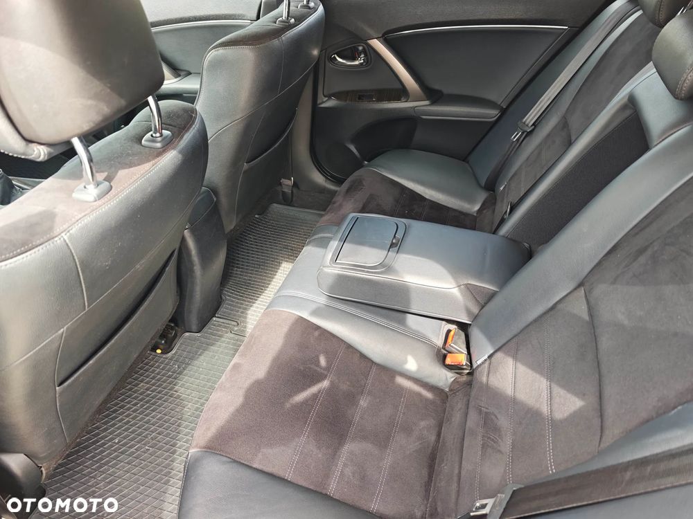 Toyota Avensis 2.0 D-4D Premium - 7