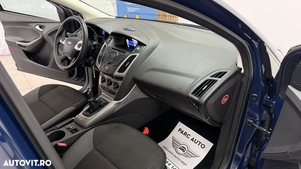 Ford Focus 1.6 TI-VCT Champions Edition - 8