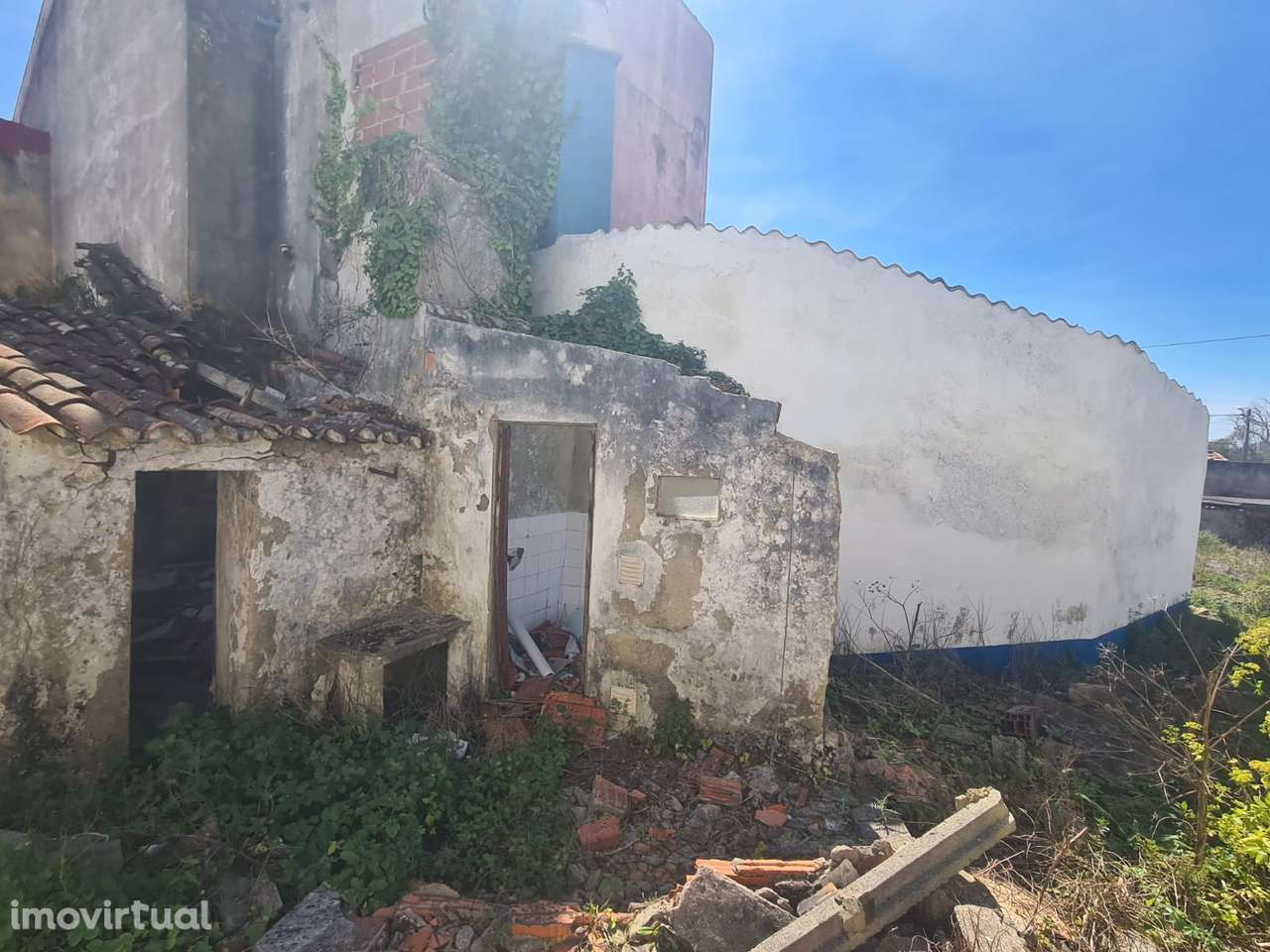 Bairro da Boavista - Moradia para reconstrução - Lote 500m2 - Grande imagem: 3/12