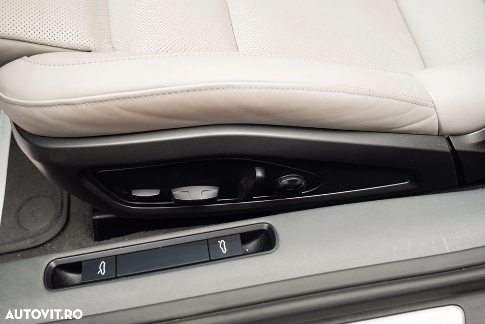 Porsche 911 Carrera 4S - 14