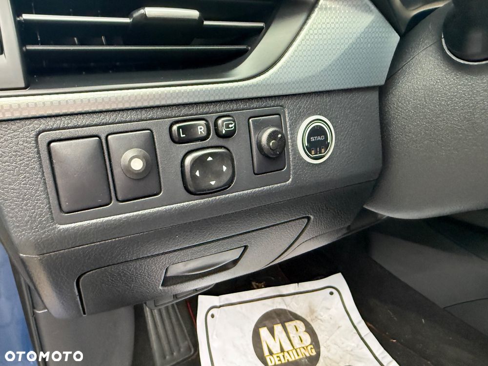 Toyota Avensis 2.0 Premium MS - 15