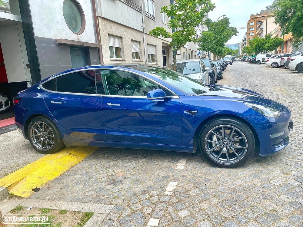 Tesla Model 3 - 5