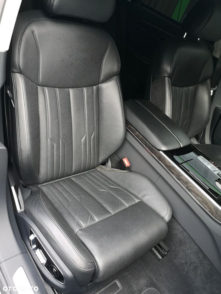 Audi A8 L 55 TFSI quattro tiptronic - 27