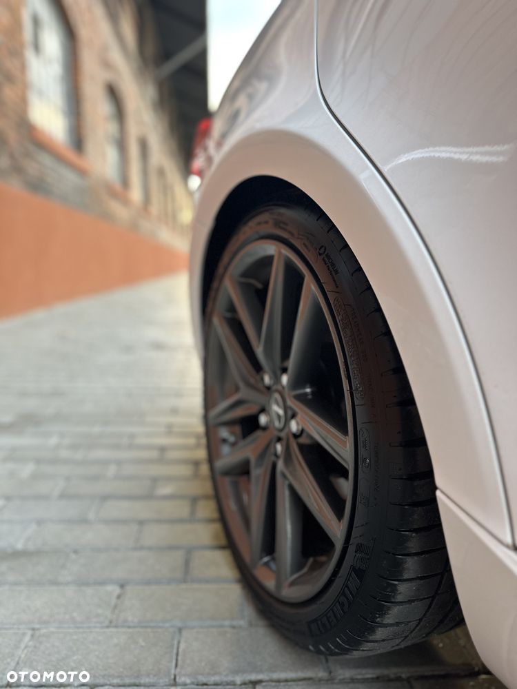 Lexus IS 200t F Sport - 4