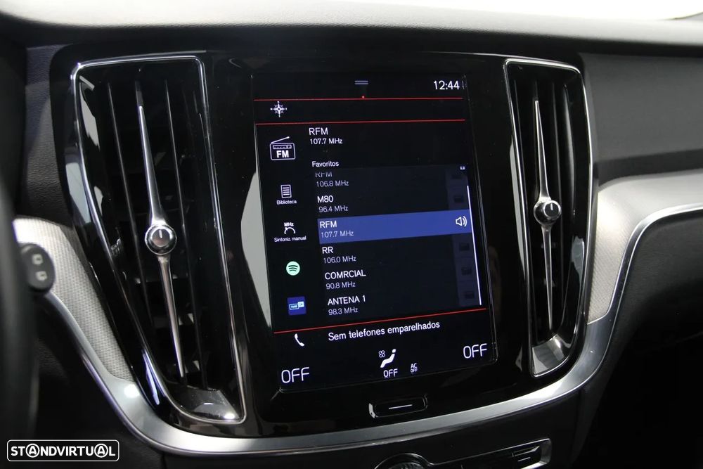 Volvo V60 2.0 D4 R-Design Geartronic - 31