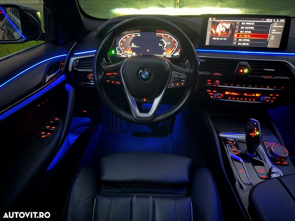BMW Seria 5 530i Aut. Luxury Line - 10