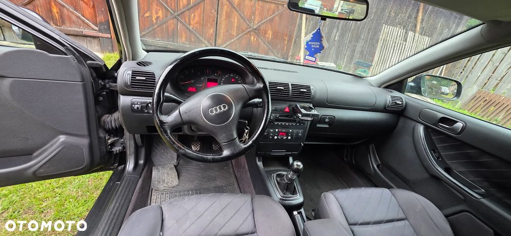 Audi A3 3-drzwiowe 1.6 FSI Ambition - 5